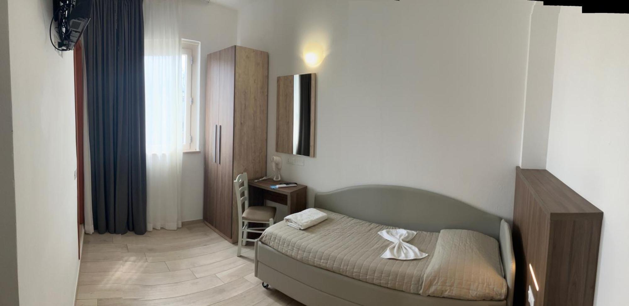 Hotel Bed And Book Rimini Bagian luar foto